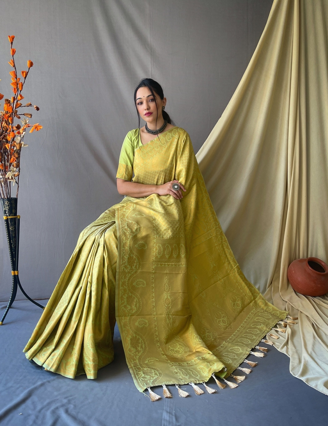 Gold Zari Woven Kanjeevaram Soft Silk Sarees - Green