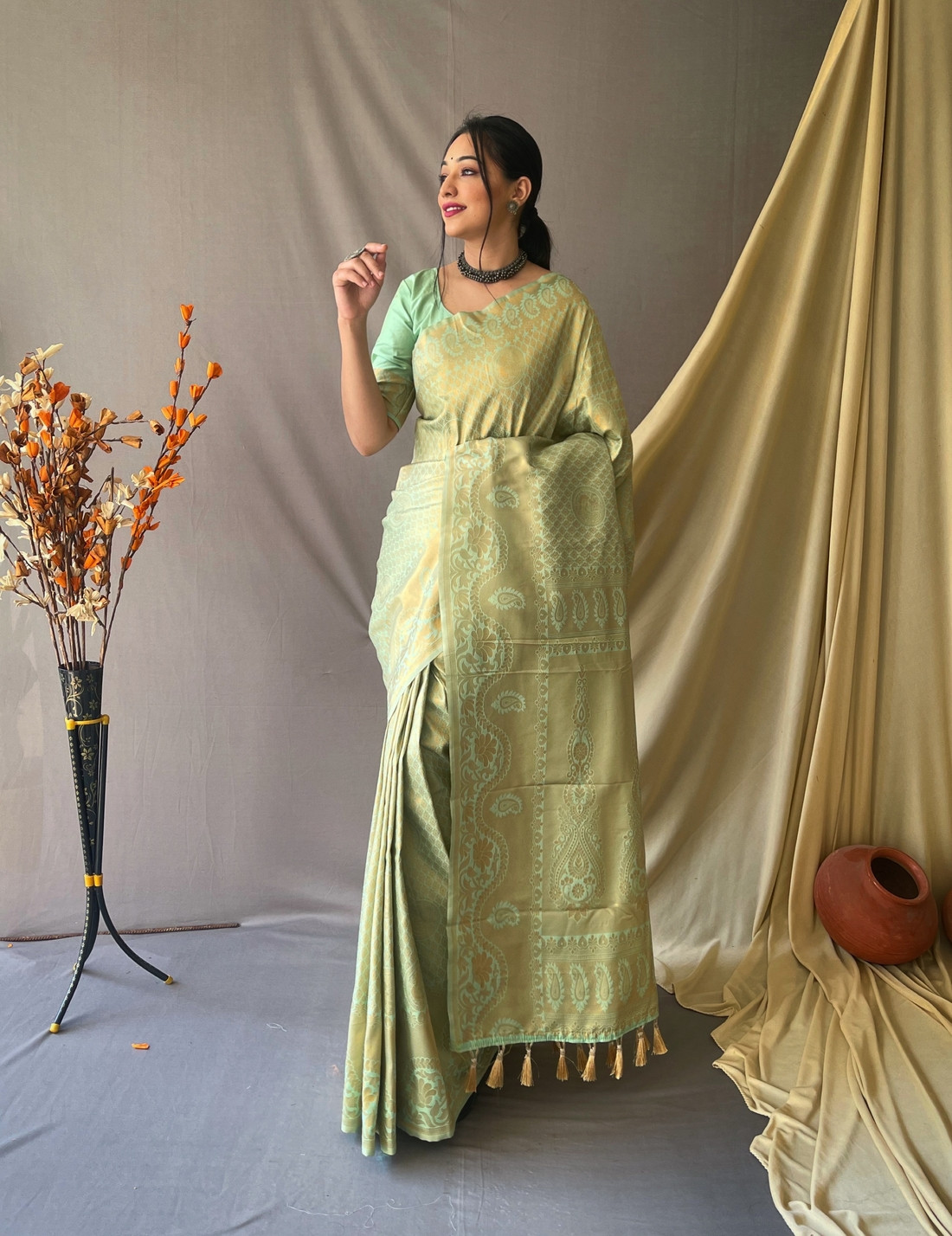 Gold Zari Woven Kanjeevaram Soft Silk Sarees - Light Green