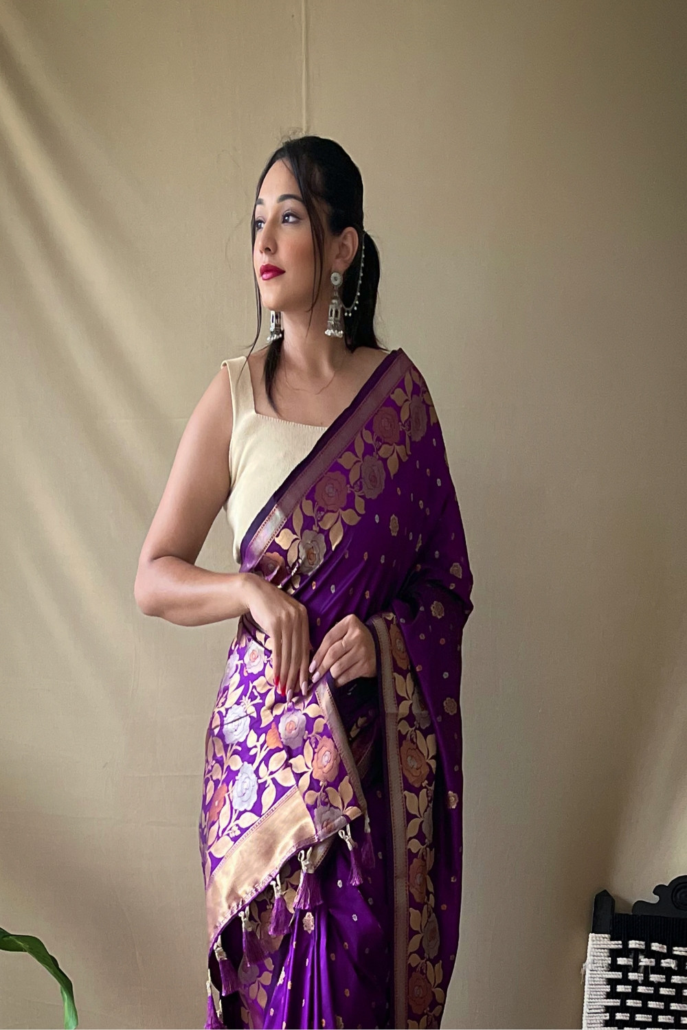 Soft Silk saree with Zari woven floral broder & pallu - Purple