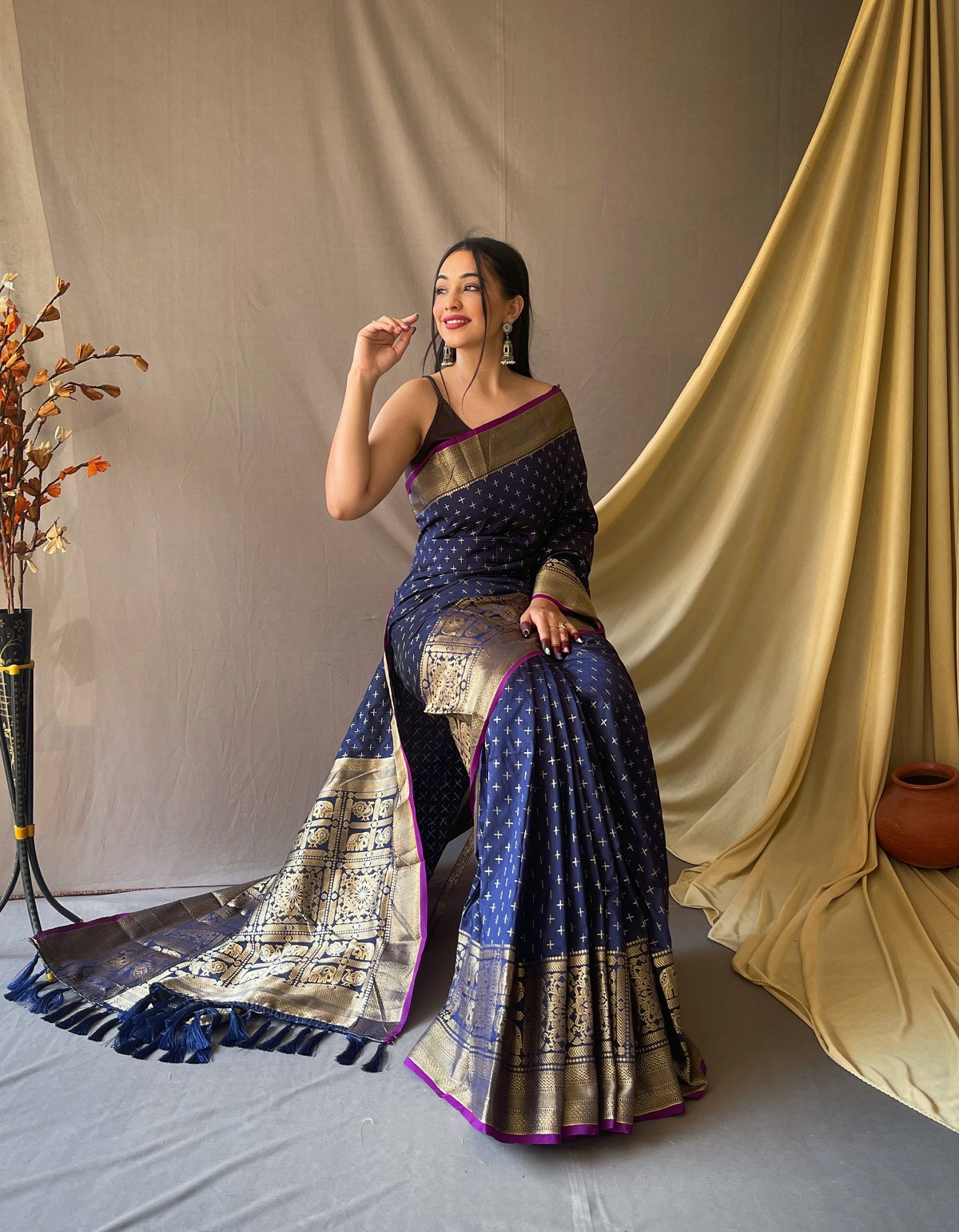 Soft Silk saree With Gold Zari woven broder and Rich Pallu - Navy Blue
