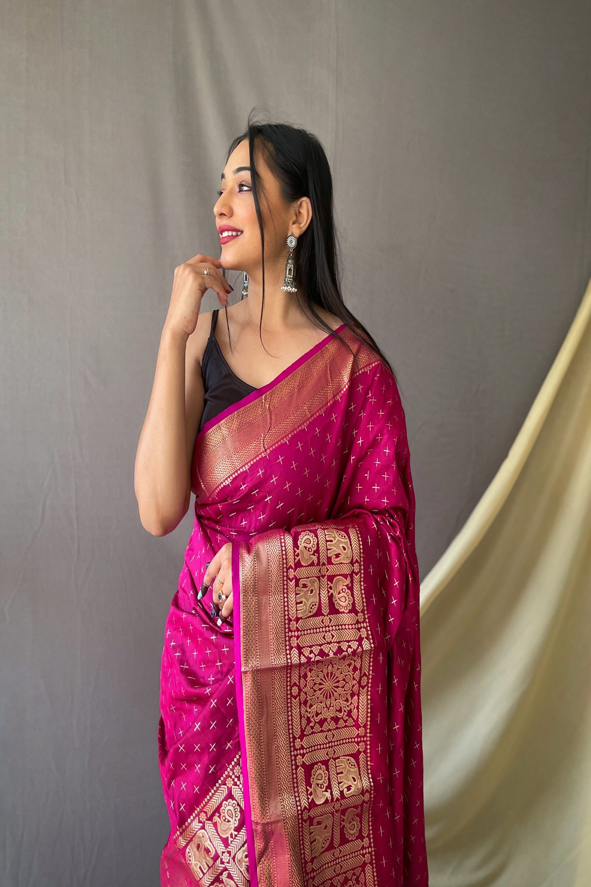 Soft Silk saree With Gold Zari woven broder and Rich Pallu - Pink