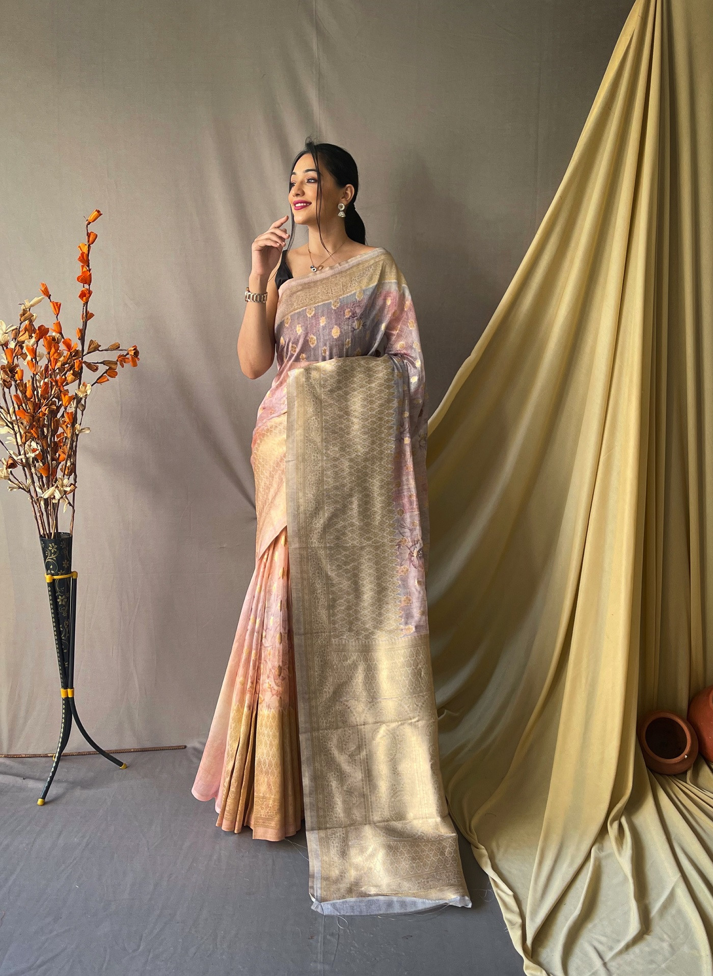 Gold zari woven Kora Organza Silk Saree with kalamkari print- Lavender