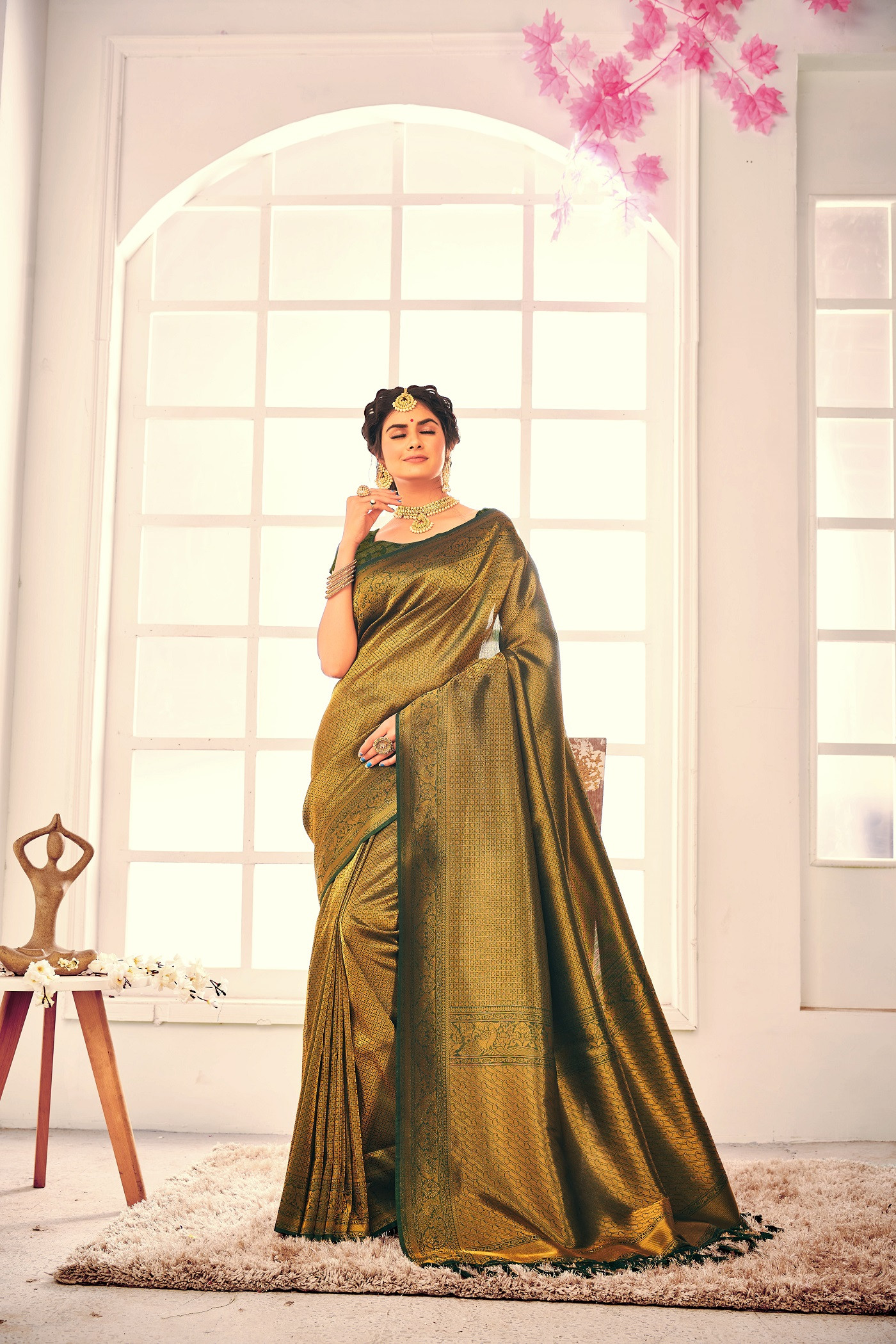 Gold zari woven Pure kanjeevaram soft silk Saree - Green