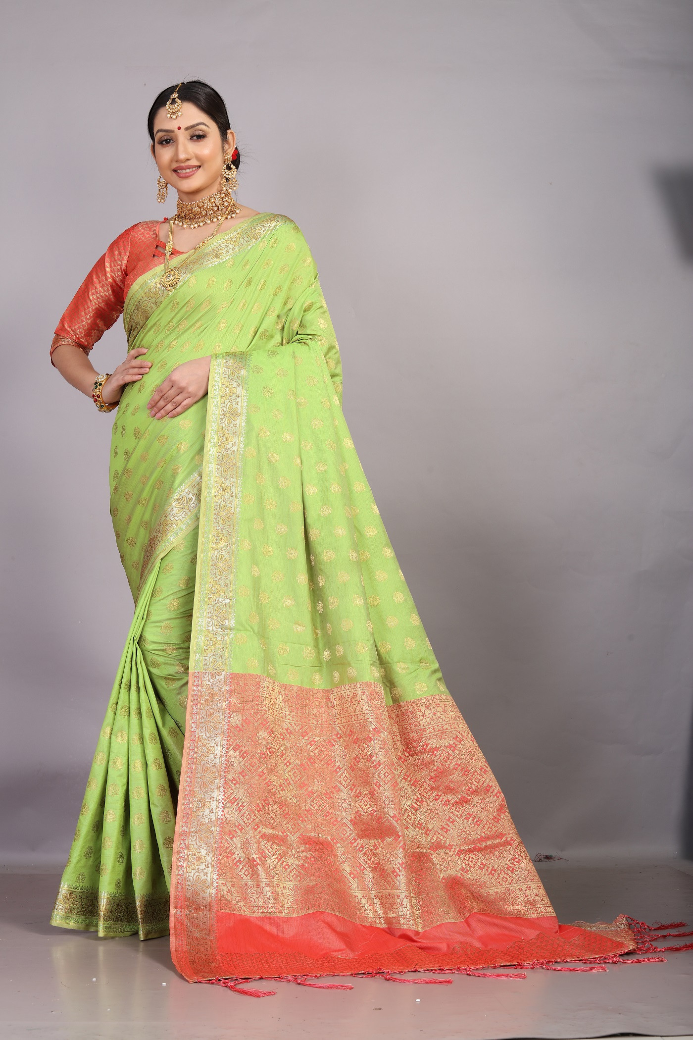 Gold Zari woven Tussar Silk saree with Contrst Rich Pallu -Teal Green