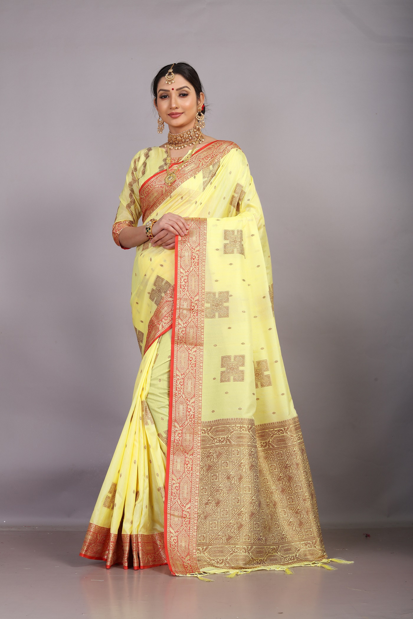 Gold zari woven dola silk saree with rich pallu - Yellow