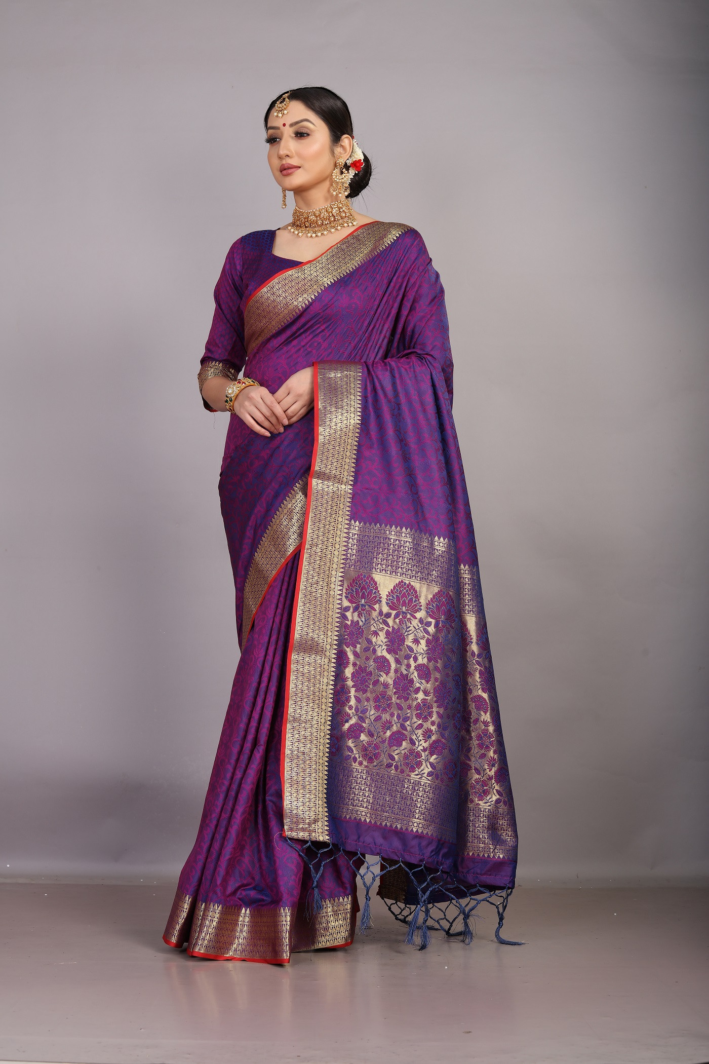 Tansui Silk saree with Gold zari woven border and rich Pallu - Violet