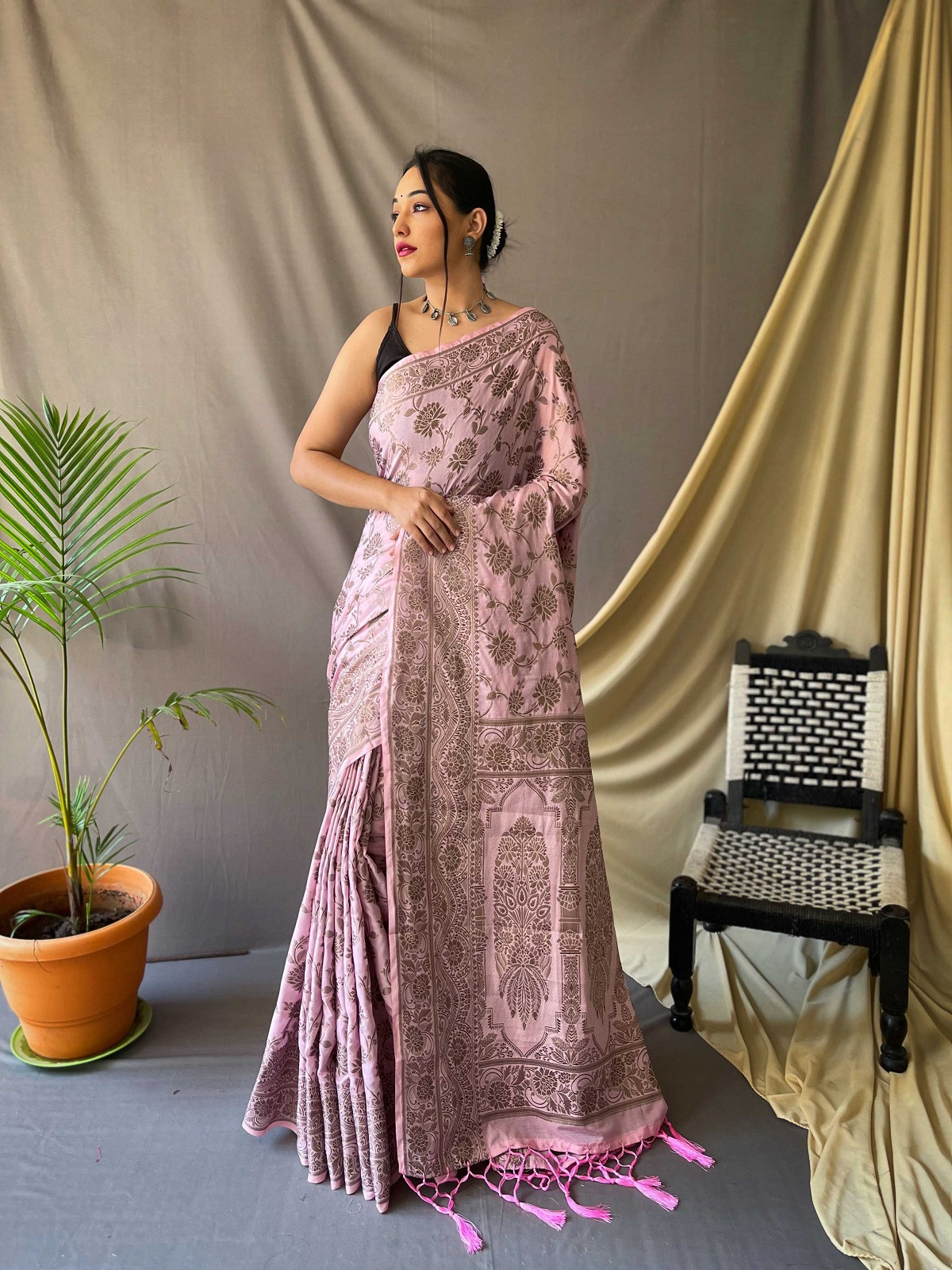 Copper Zari jaal woven Pure Cotton saree - Pink