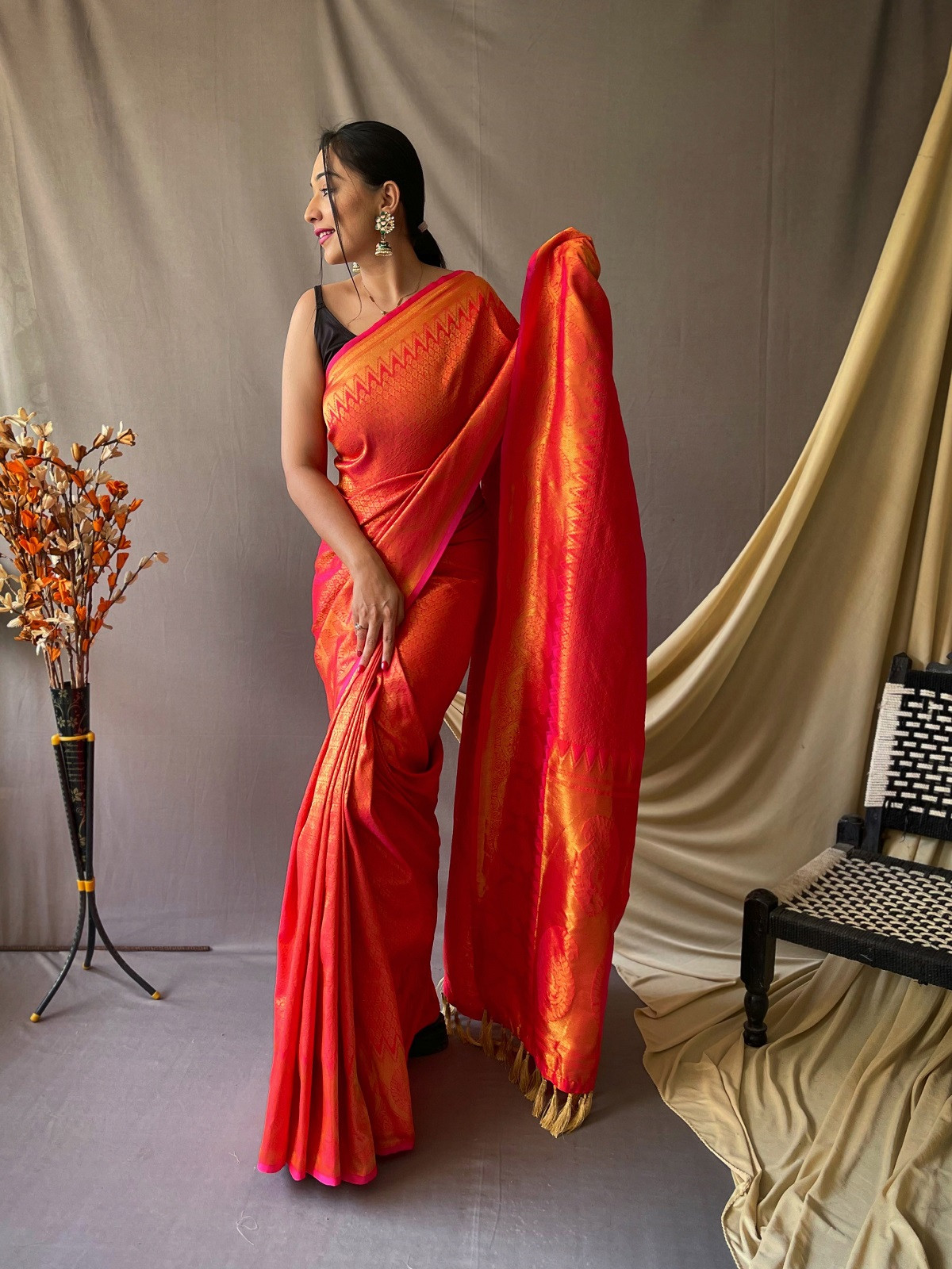 Pure kanjeevaram silk Saree with Gold zari woven Rich Pallu - Red