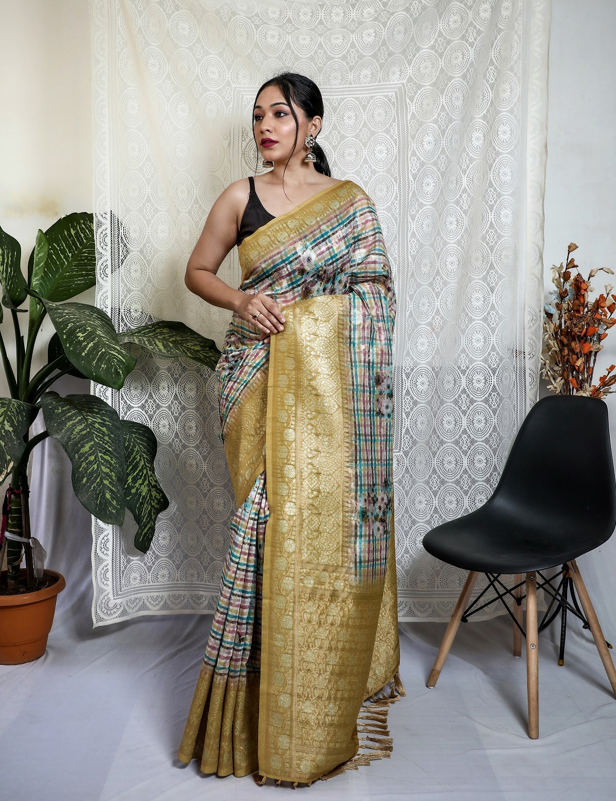 Pure linen Jaal woven saree with checkered prints - Yellow