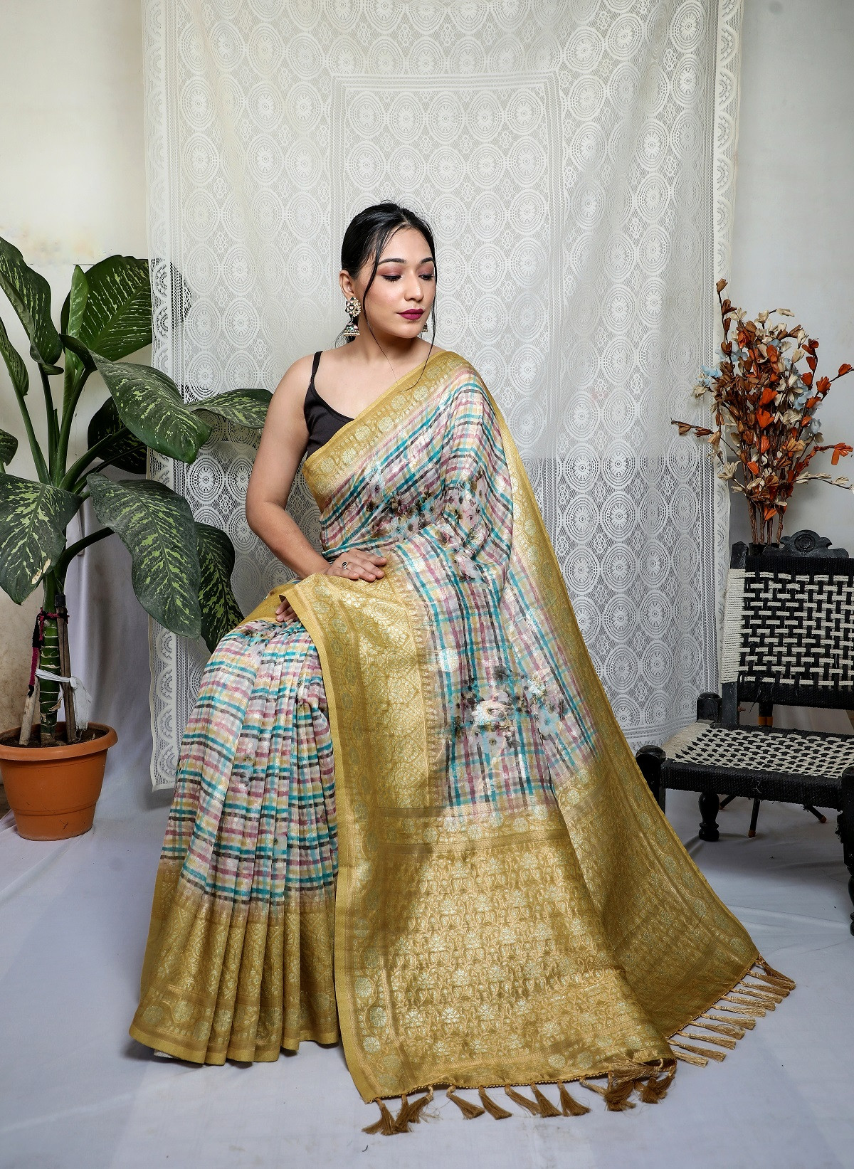 Pure linen Jaal woven saree with checkered prints - Yellow