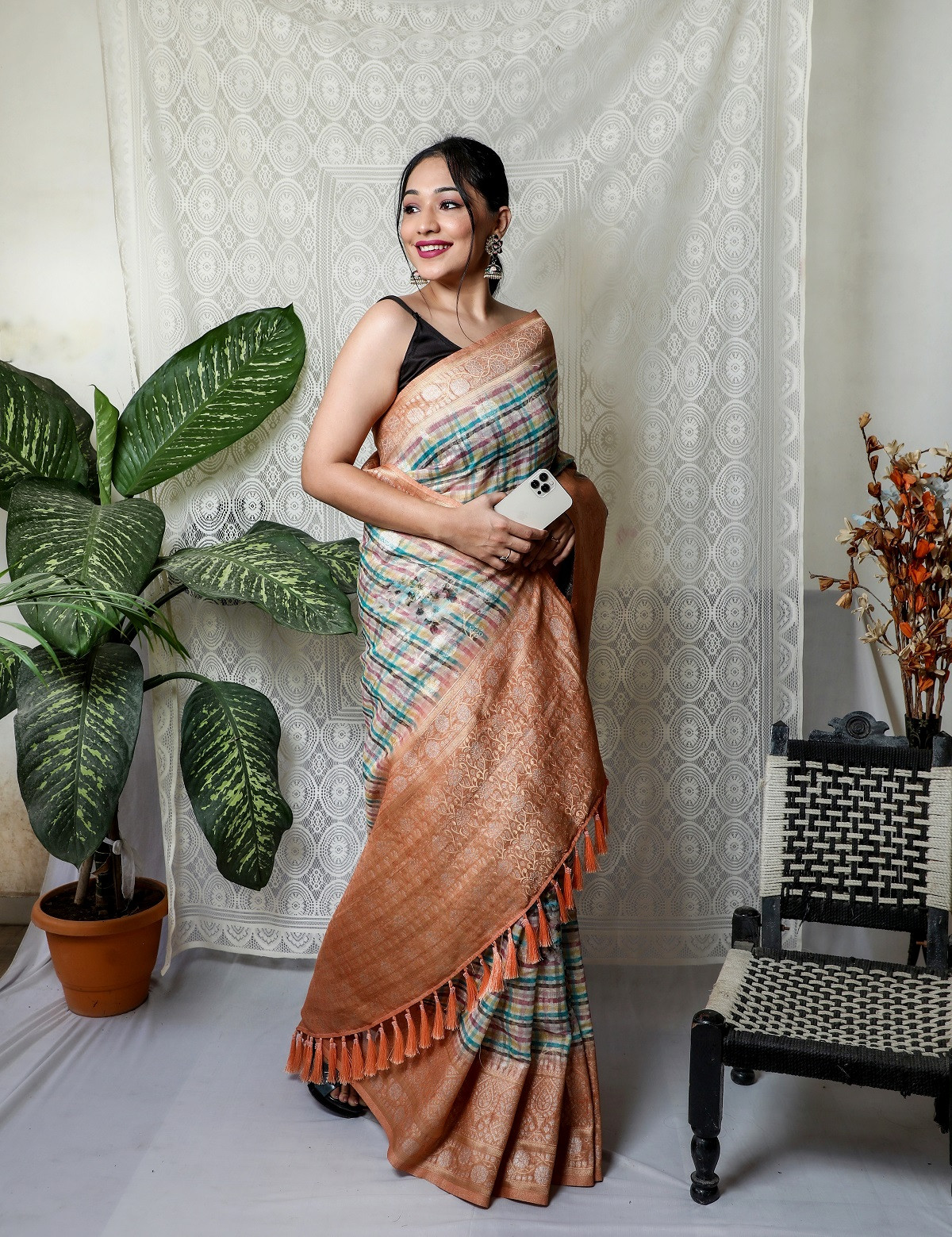 Pure linen Jaal woven saree with checkered prints - Peach