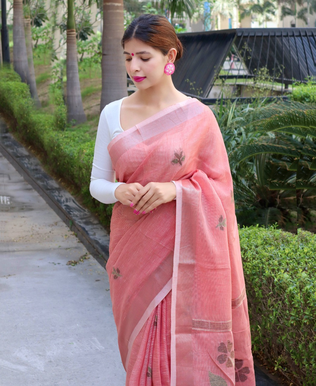 Copper Zari woven Pure linen Saree with meenakari motif - Red