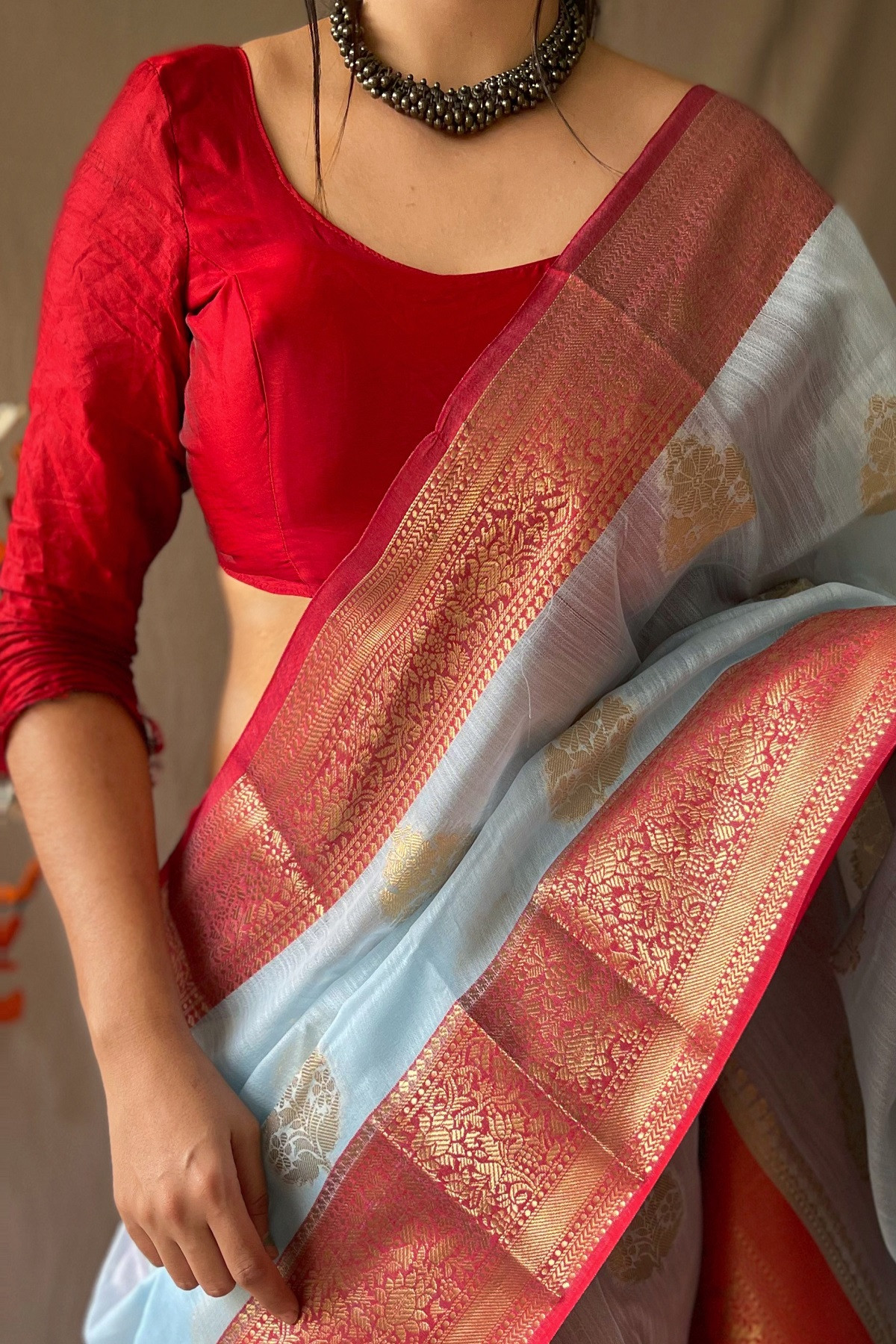 Pure linen silk Zari woven saree with contrast border & Pallu - Blue