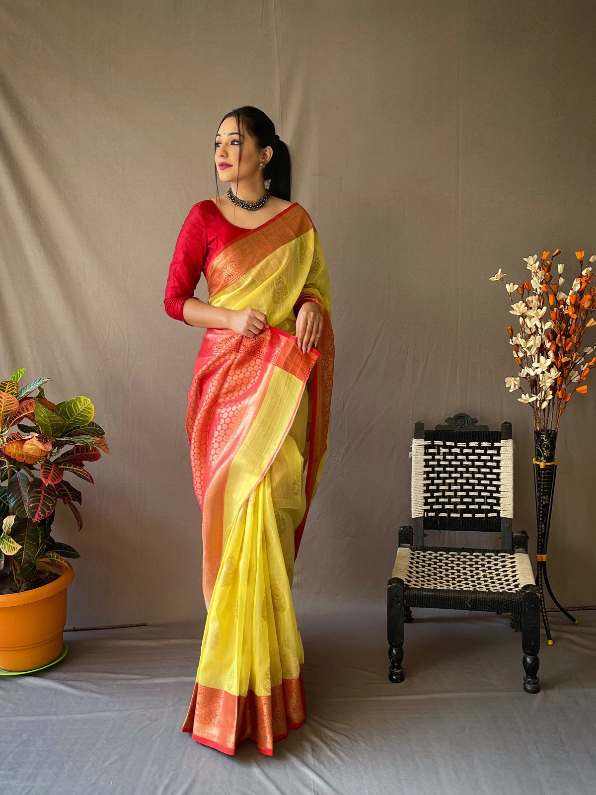 Pure linen silk Zari woven saree with contrast border Pallu -  Yellow