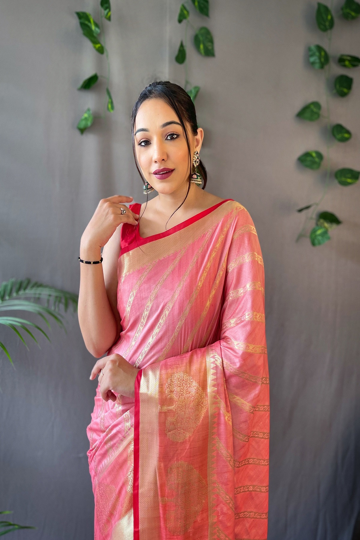 Pure Cotton Gold zari Lehariya woven saree - Pink