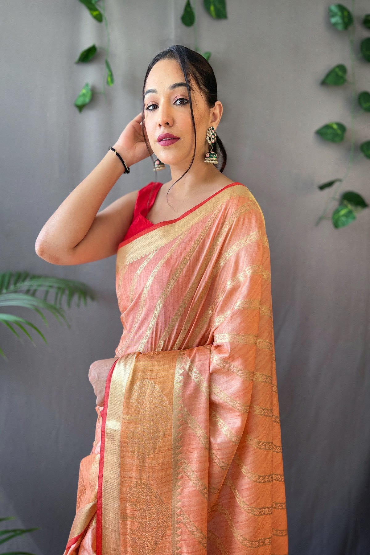 Pure Cotton Gold zari Lehariya woven saree - Peach