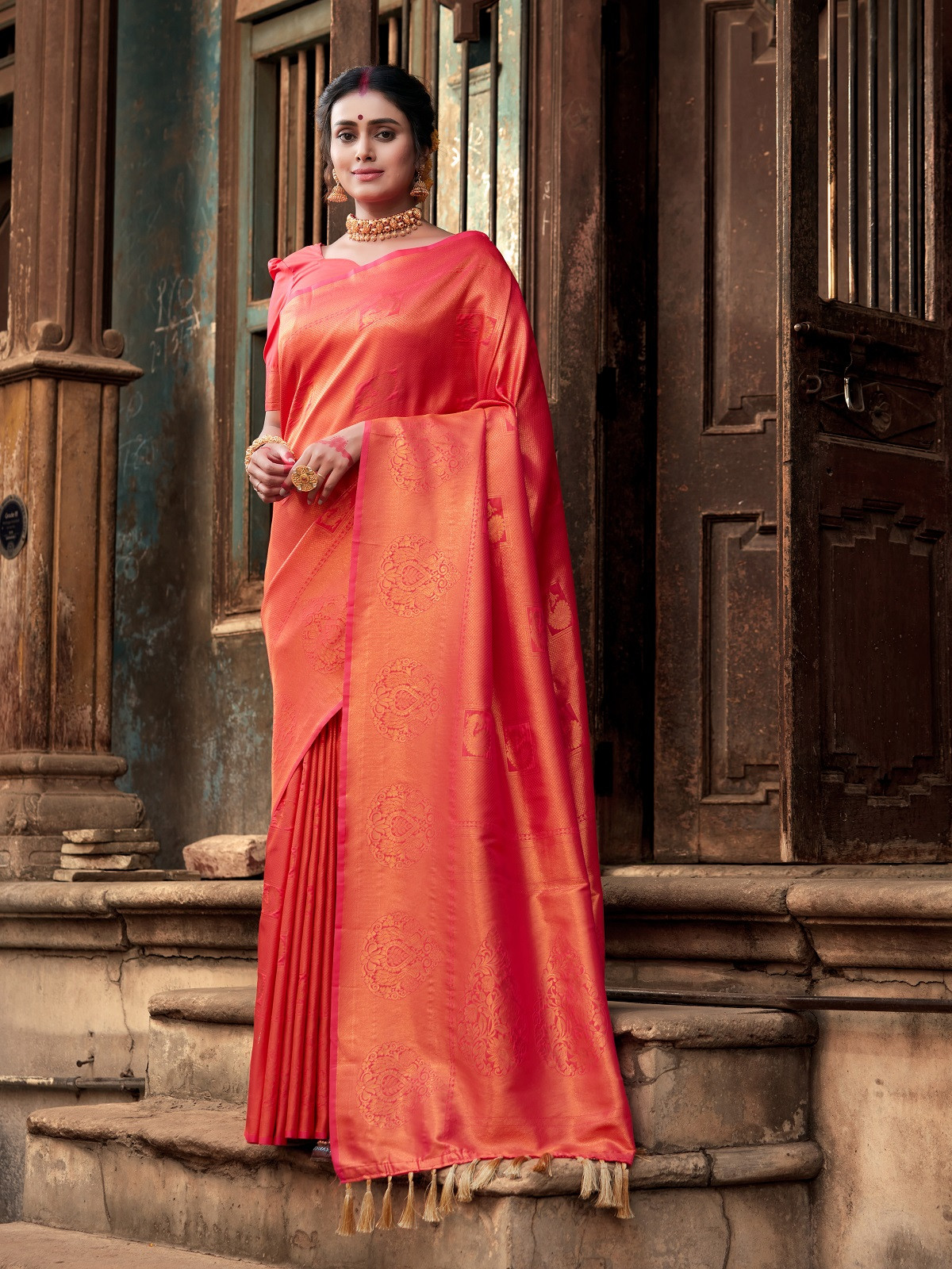 Pure Kanjeevaram Silk Gold zari woven Saree - Neon Pink