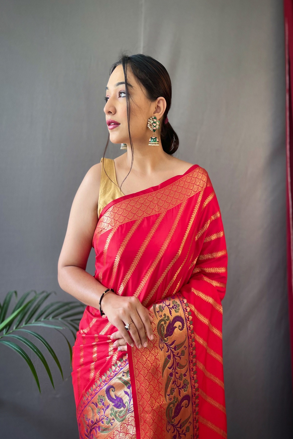 Gold zari lehariya woven Banarasi Soft silk saree - Red