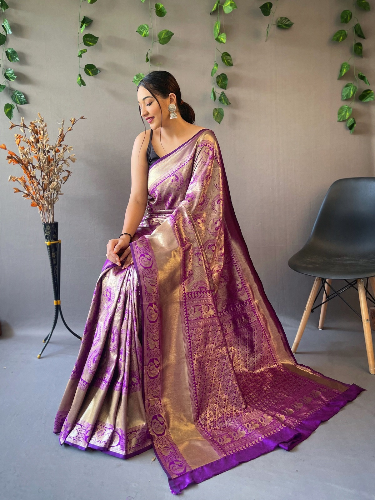 Gold zari Peacock woven Pure kanjeevaram silk Saree - Purple
