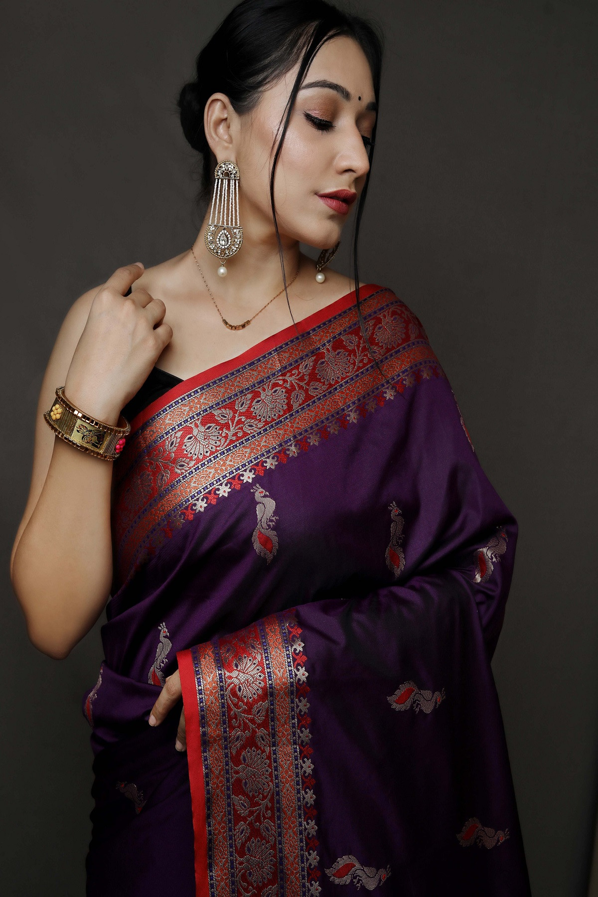 Paithani Silk Saree with zari woven contrast Border and Pallu - Purple