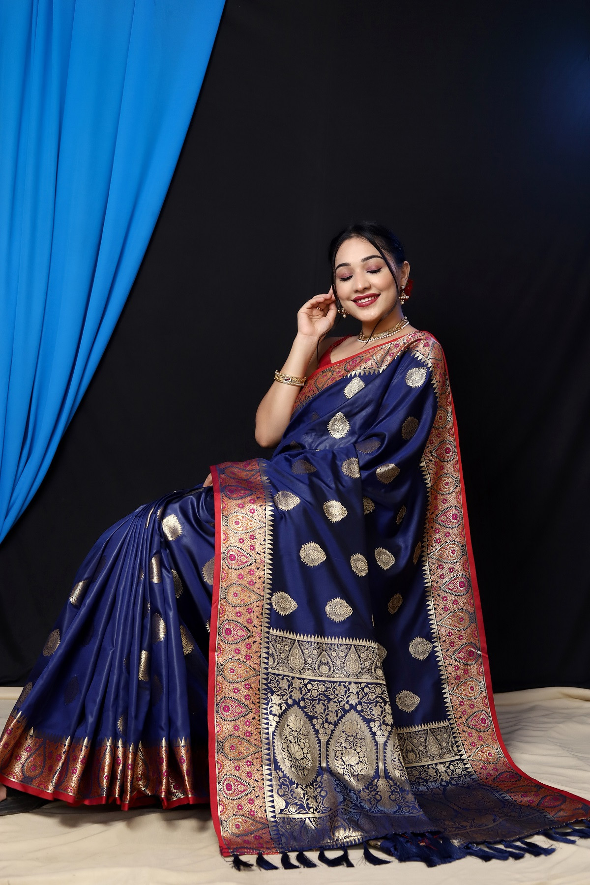 Dola Silk saree with Meenakari woven Border & Pallu - Navy Blue