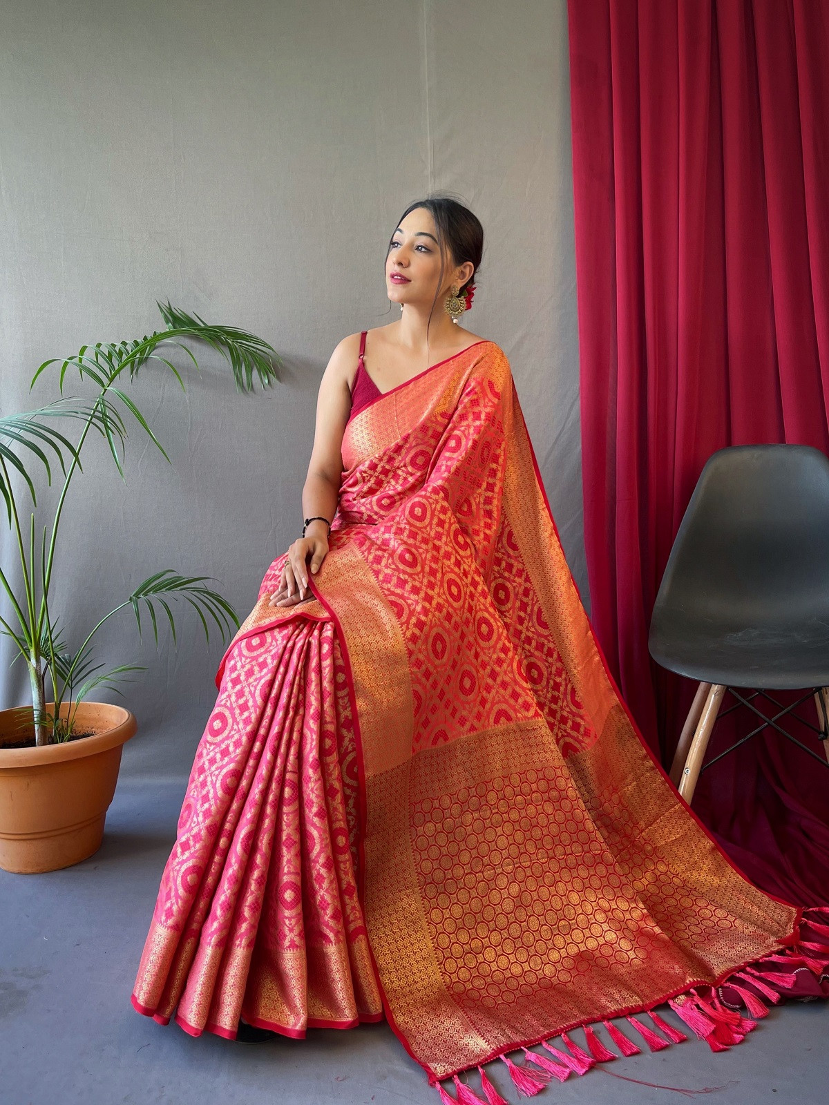 Patola Silk saree gold Zari meenakari weave border Pallu - Pink-orange