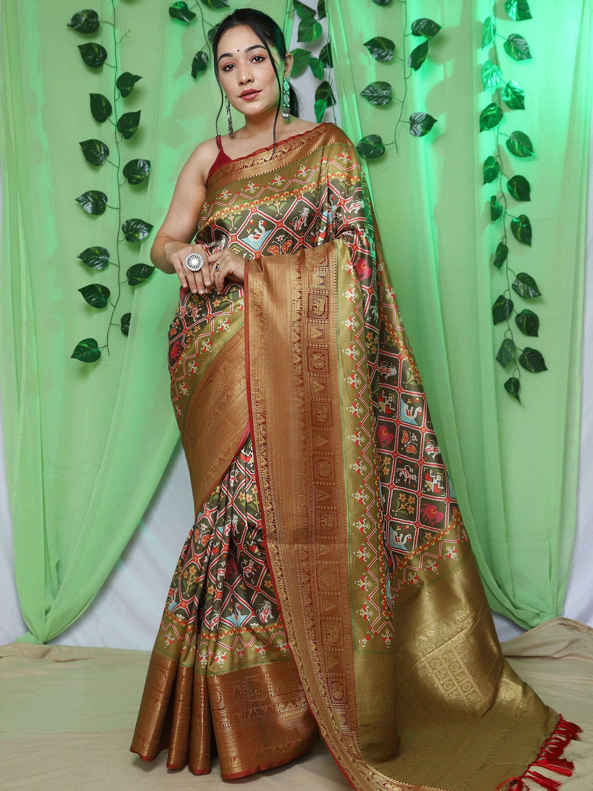 Ikkat Patola printed Pure Solf Silk woven saree - Mehandi, Gold