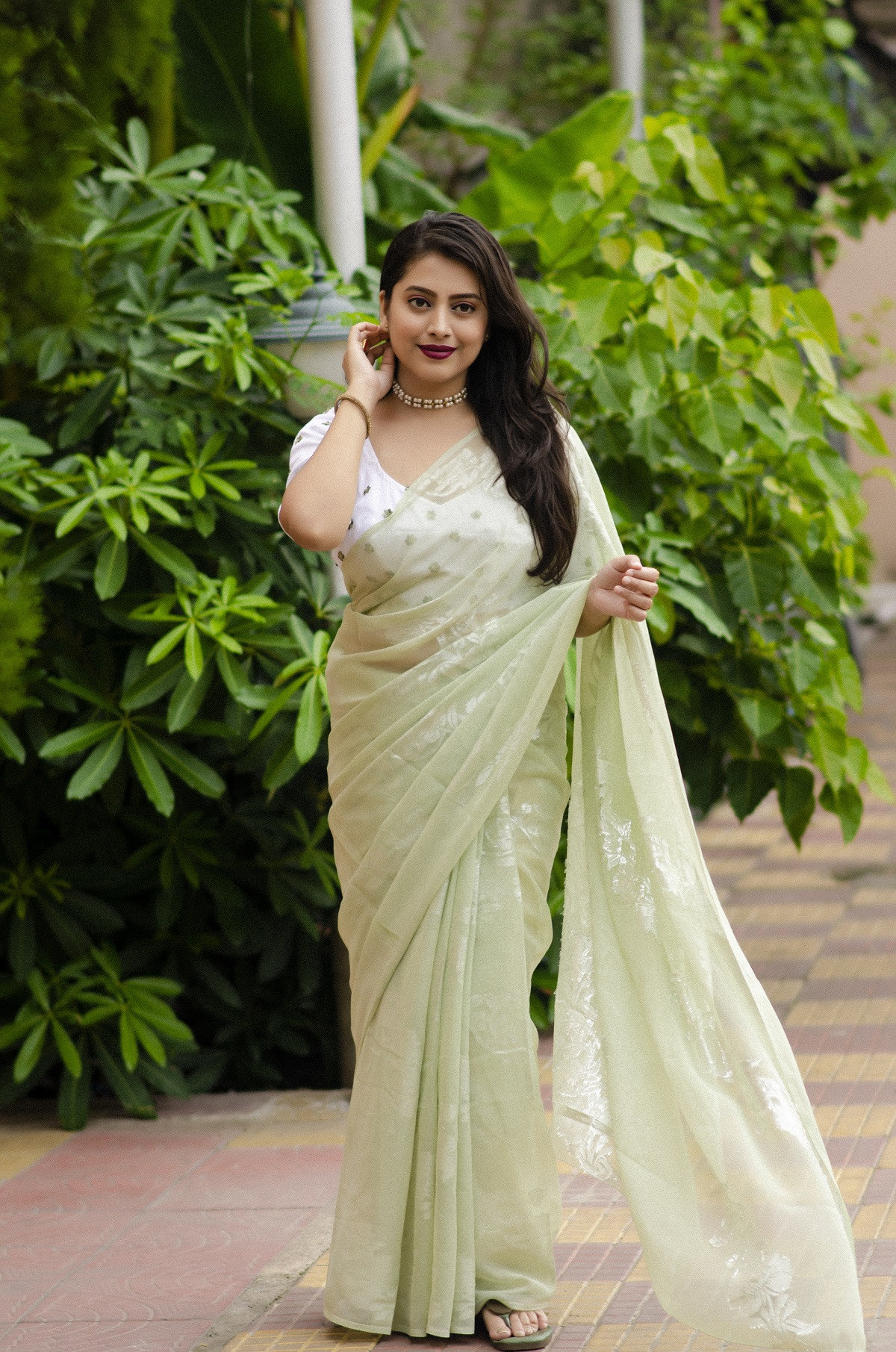 Pure Georgette Saree with lehariya zari weaving - Green