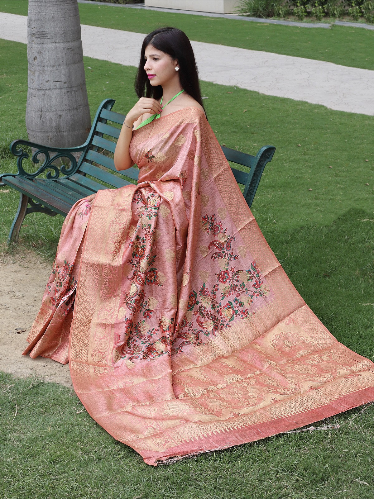 Floral printed Zari woven Banarasi Silk Saree - Pink