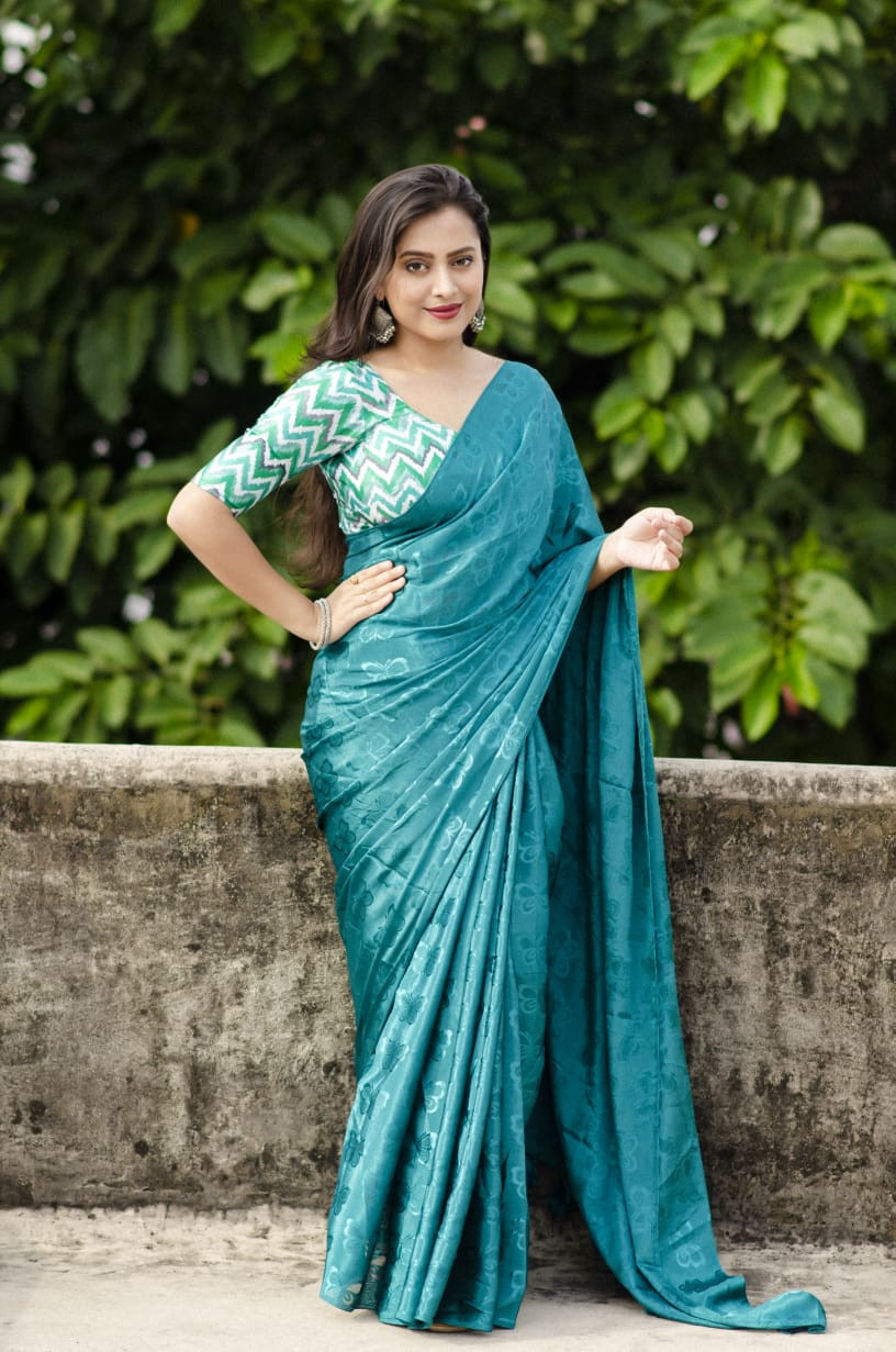 Plain soft silk woven Saree - Rama Green