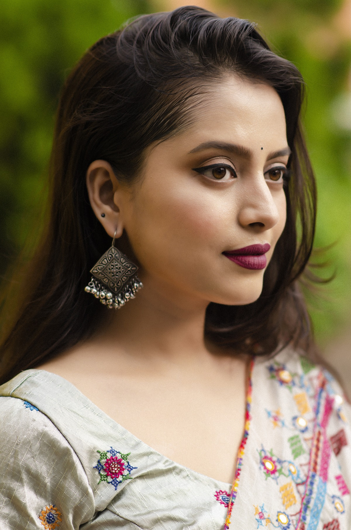 Pure Linen Designer Saree with Embroidery & Mirror work - Grey