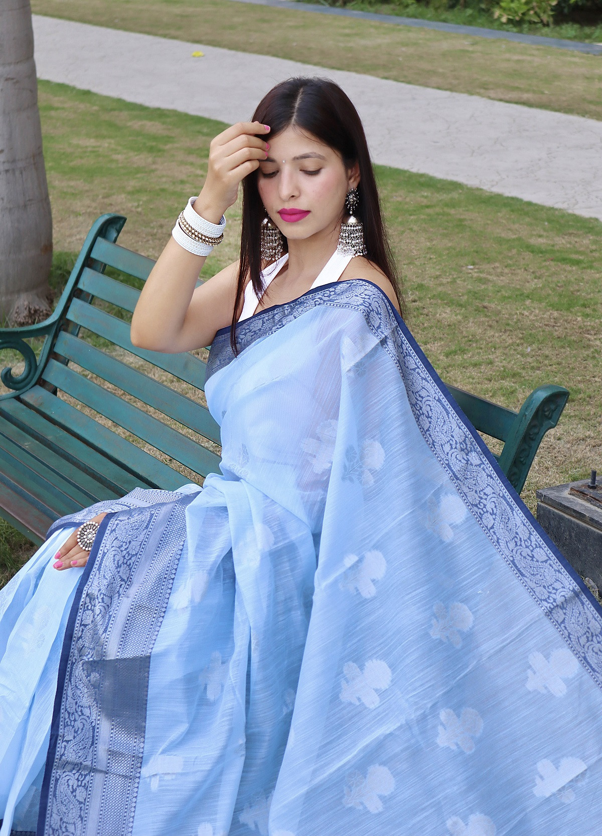 Pure Linen Zari woven saree with Contrast Border & Pallu - Blue