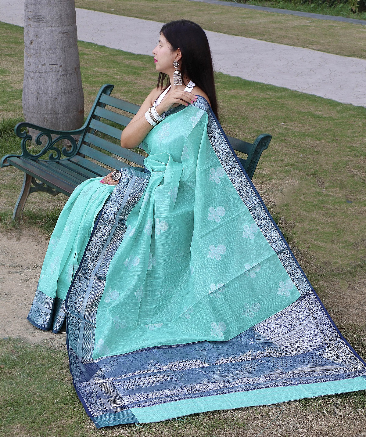 Pure Linen Zari woven saree with Contrast Border & Pallu - Turquoise