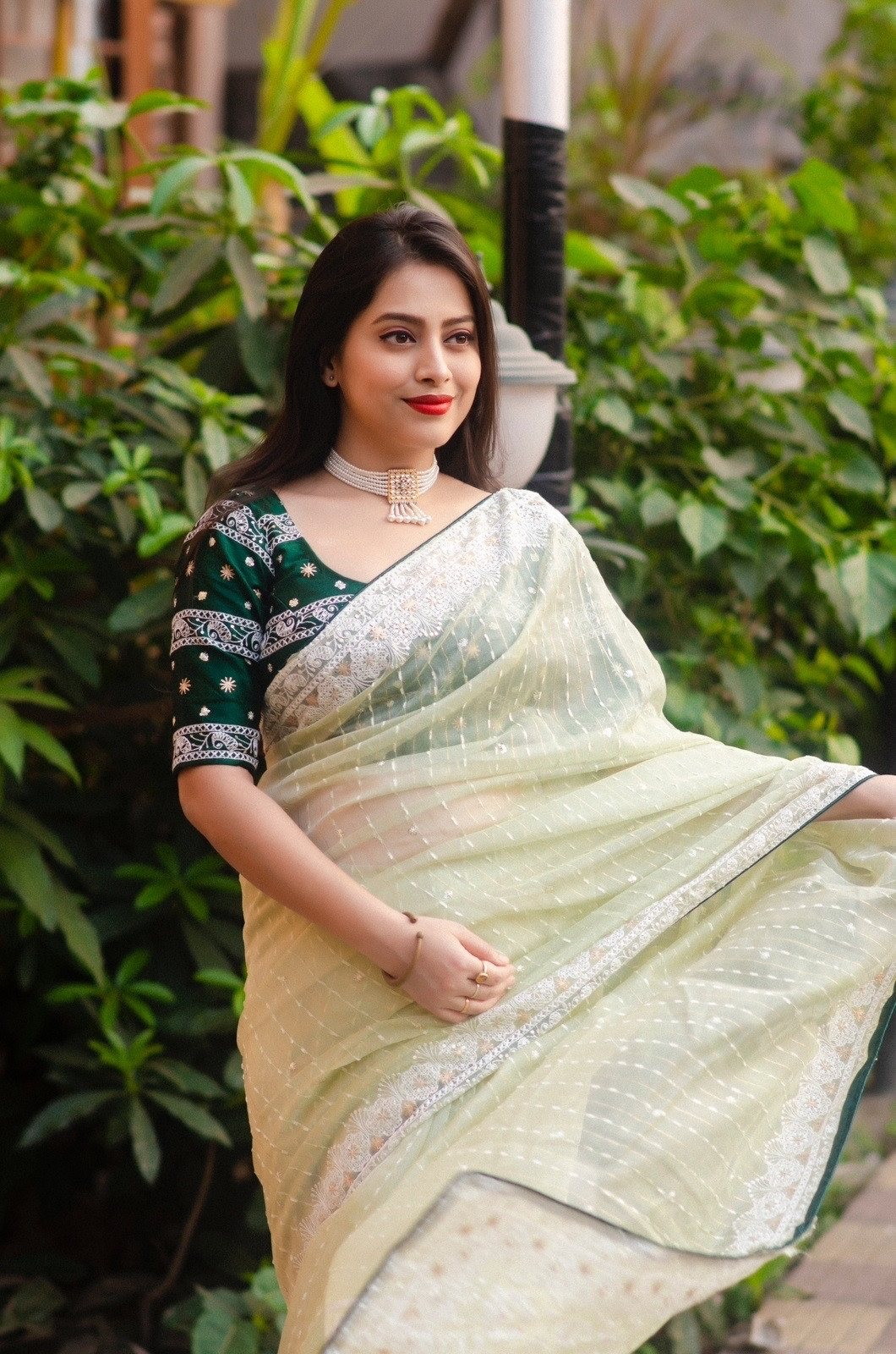 Designer soft Organza saree with Embroidery & Zari Work - Green