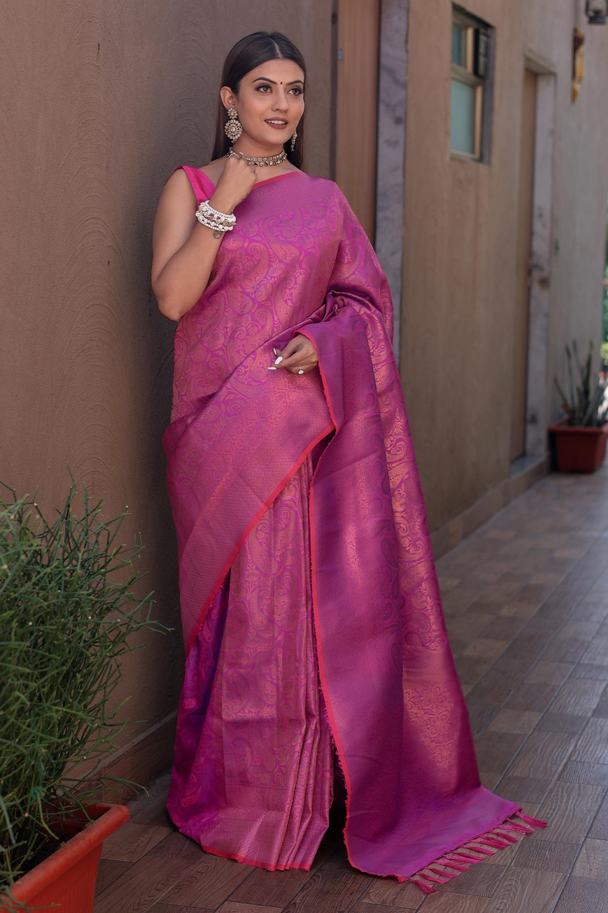 Kanjeevaram Silk Saree with Copper zari Woven &rich pallu - Pink