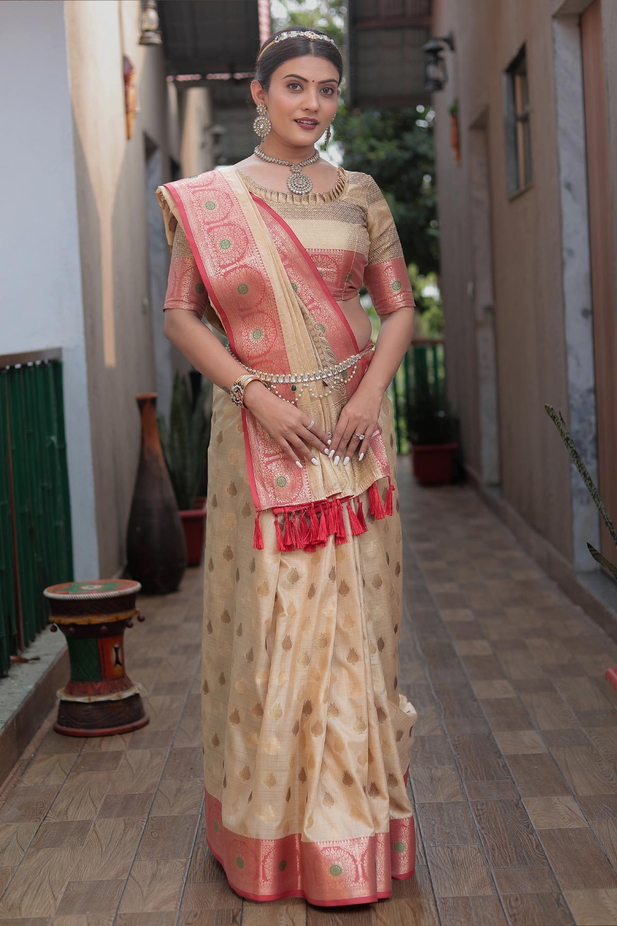 Banarasi Katan Silk Saree with zari woven Motif and Rich Pallu -Cream