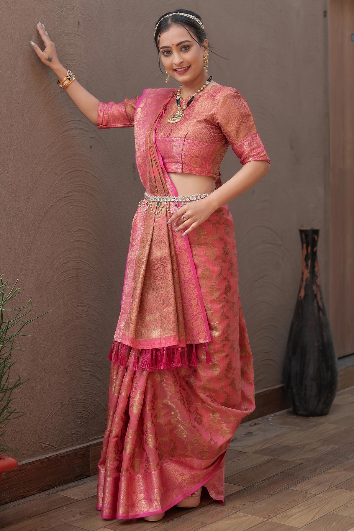 Banarasi Katan Silk Saree with zari woven Motif and Rich Pallu -Pink