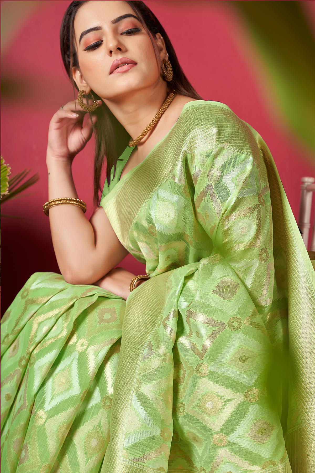Pure Soft Linen Saree With Zari Woven border and Rich Pallu -Green