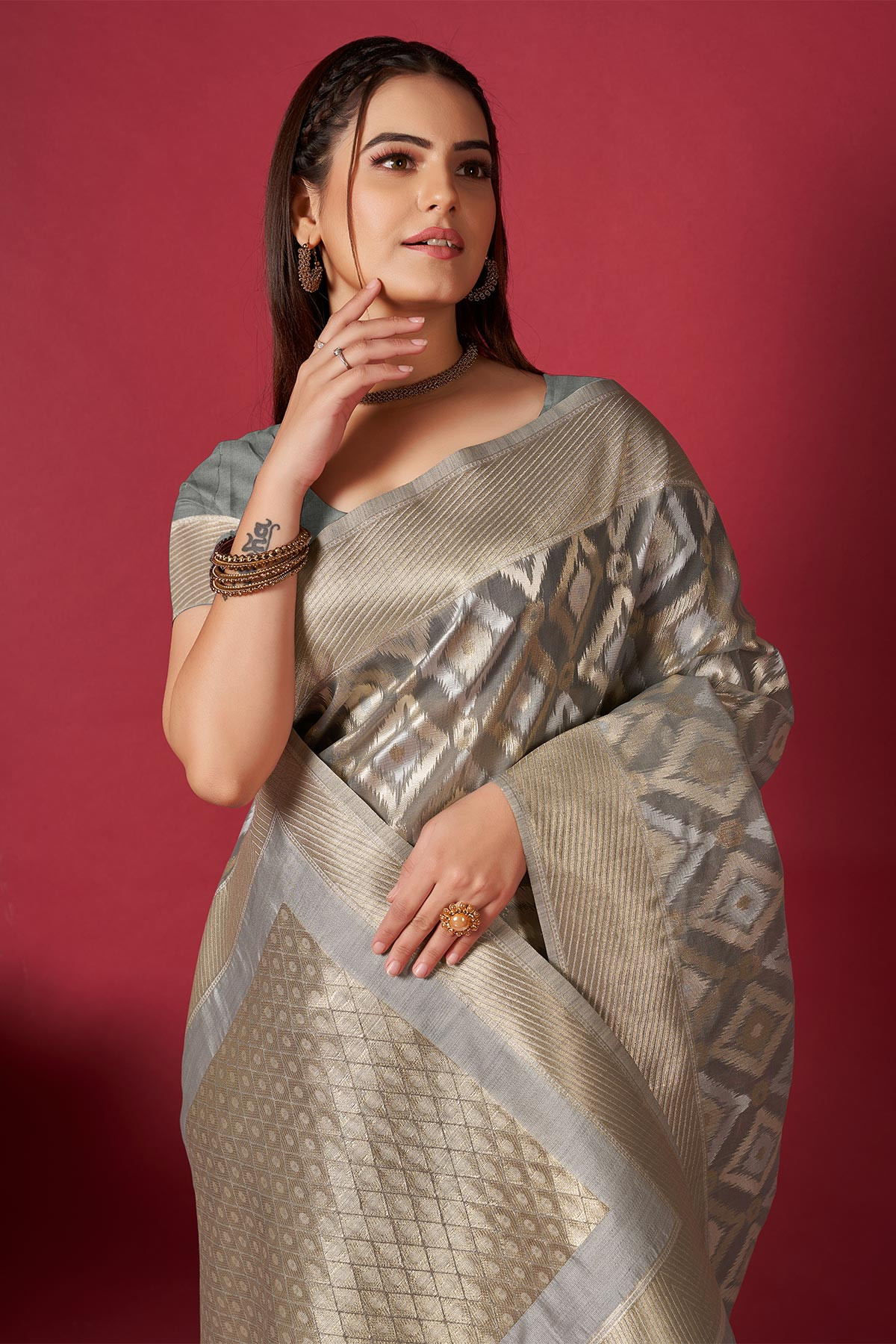 Pure Soft Linen Saree With Zari Woven border and Rich Pallu -Grey