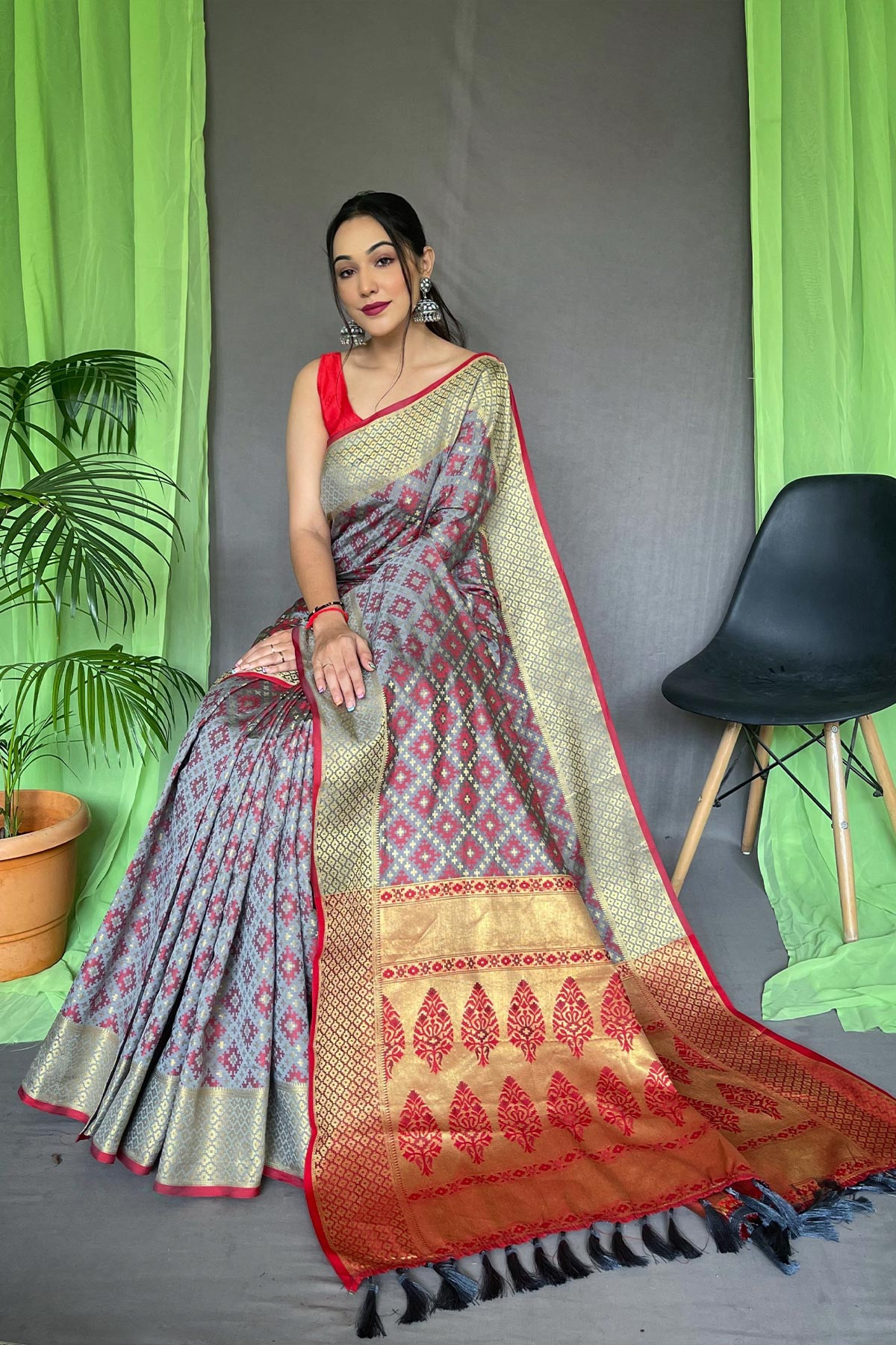 Patola Silk Saree With Gold Zari Woven Contrast Rich Pallu - Grey