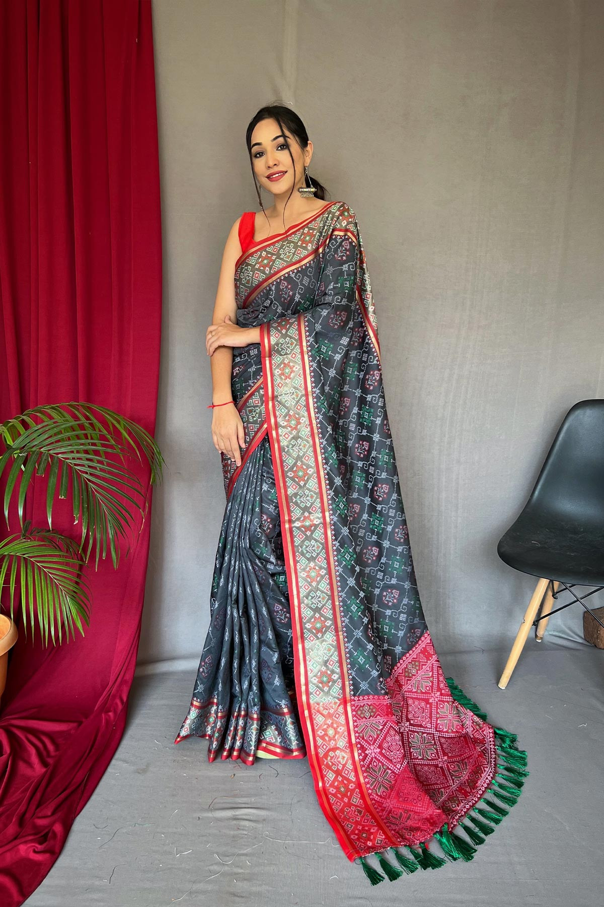 Patola Silk Saree With Gold Zari Woven & Contrast Rich Pallu - Grey