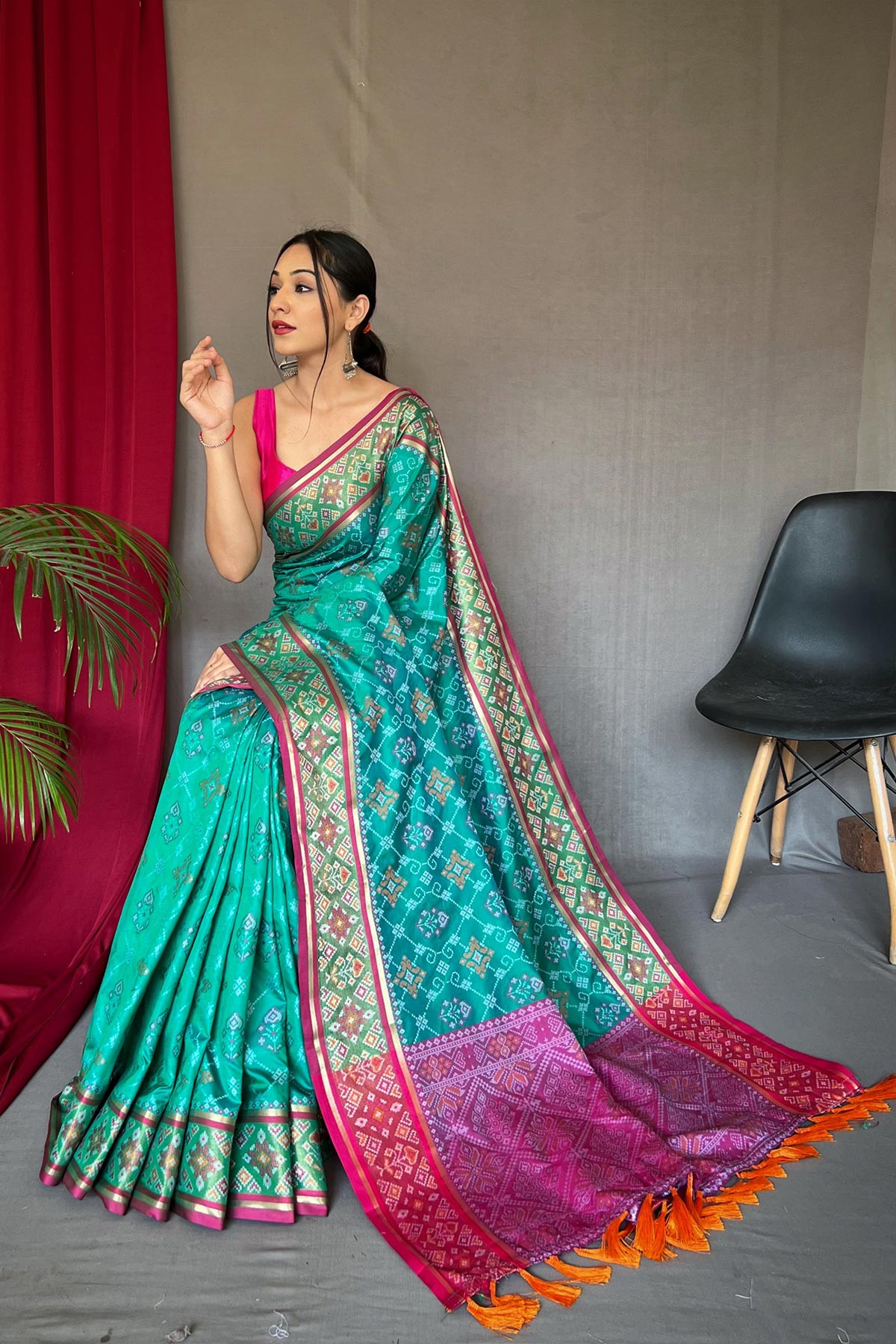 Patola Silk Saree With Gold Zari Woven & Contrast Rich Pallu - Blue