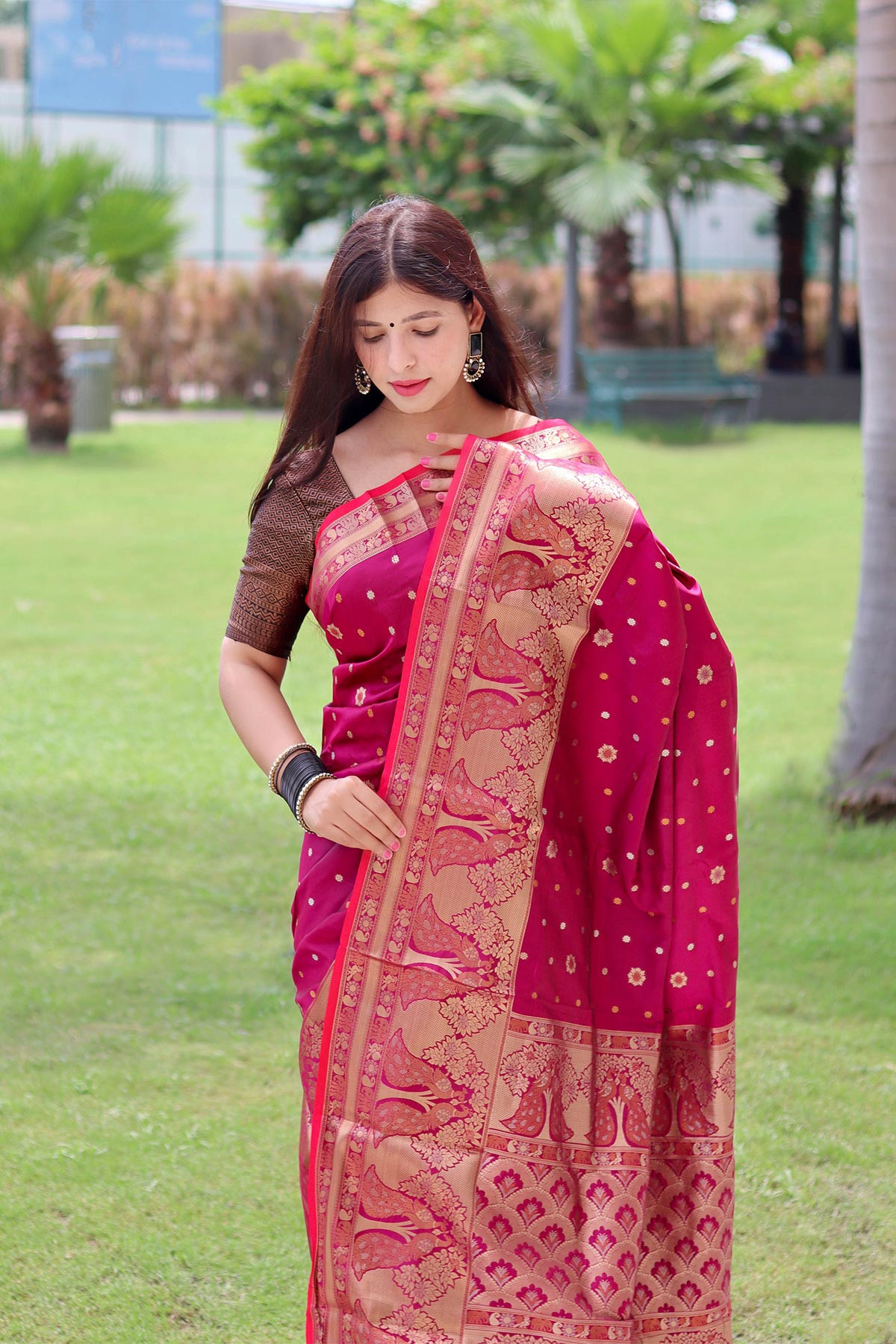 Soft Silk Saree With Gold & Copper Zari Woven With Rich Pallu - Pink