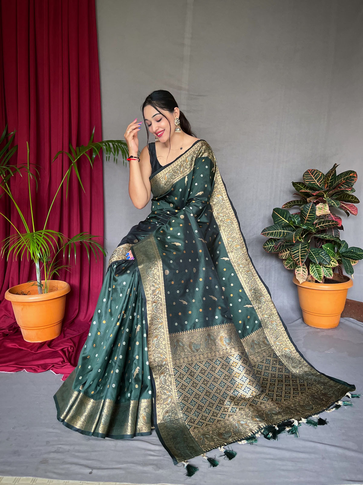 Beautiful Soft Silk Saree With Gold Zari Woven & Rich Pallu - Green