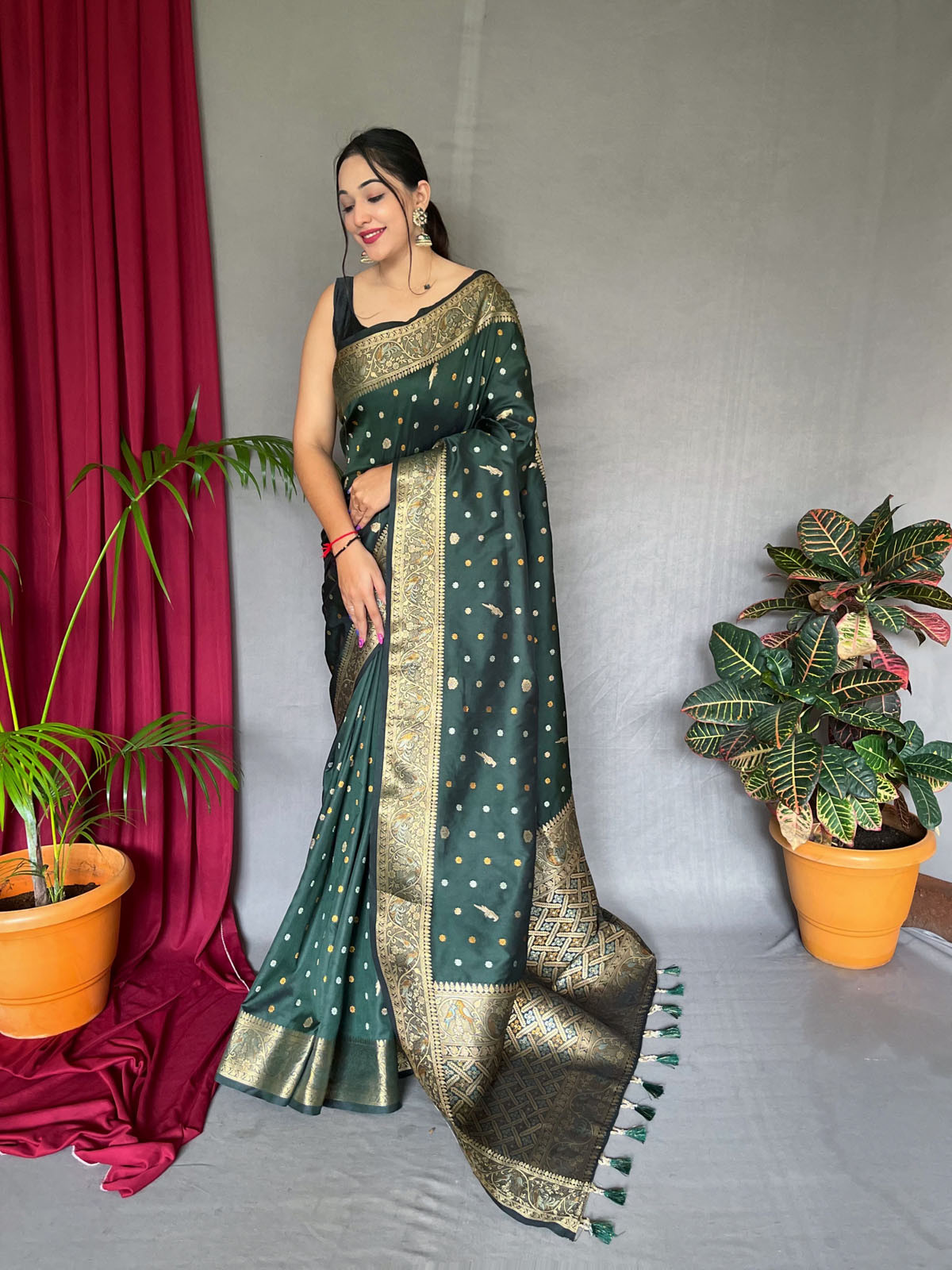 Beautiful Soft Silk Saree With Gold Zari Woven & Rich Pallu - Green