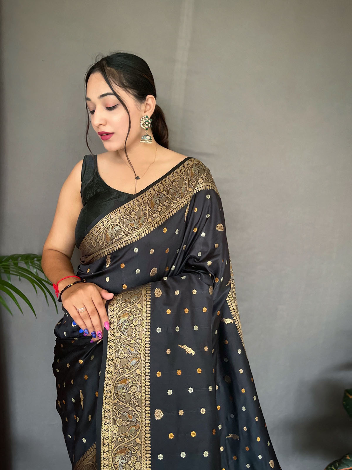 Beautiful Soft Silk Saree With Gold Zari Woven & Rich Pallu - Grey