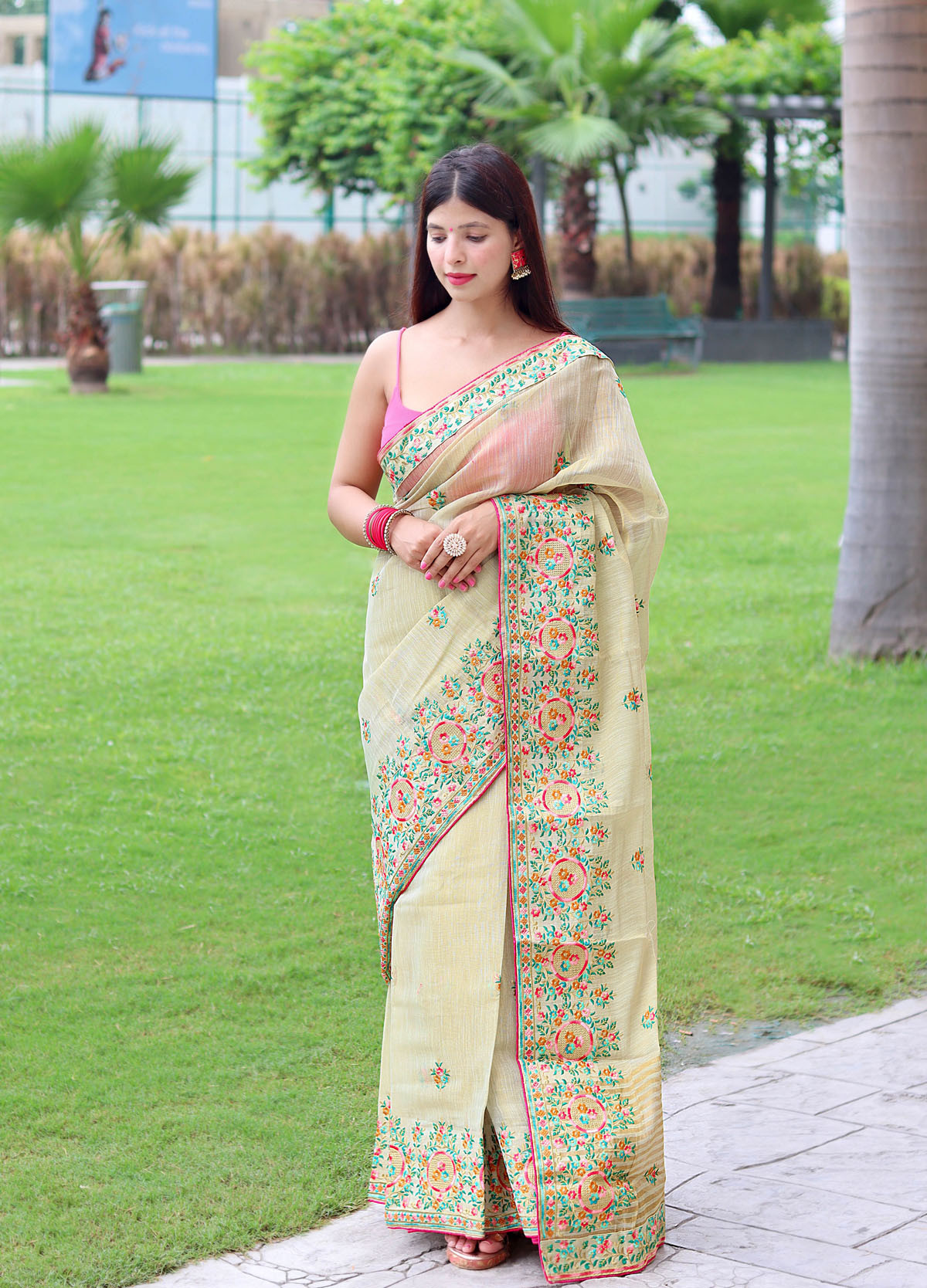 Tissue Silk Saree With Kashmiri Embroidery & Rich Pallu - Cream