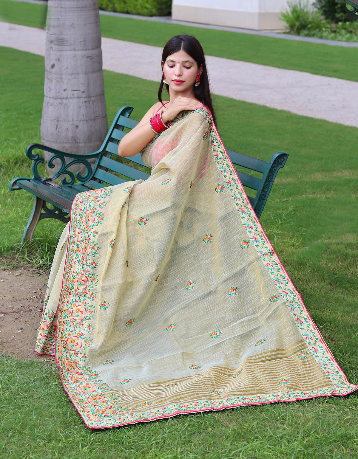 Tissue Silk Saree With Kashmiri Embroidery & Rich Pallu - Cream
