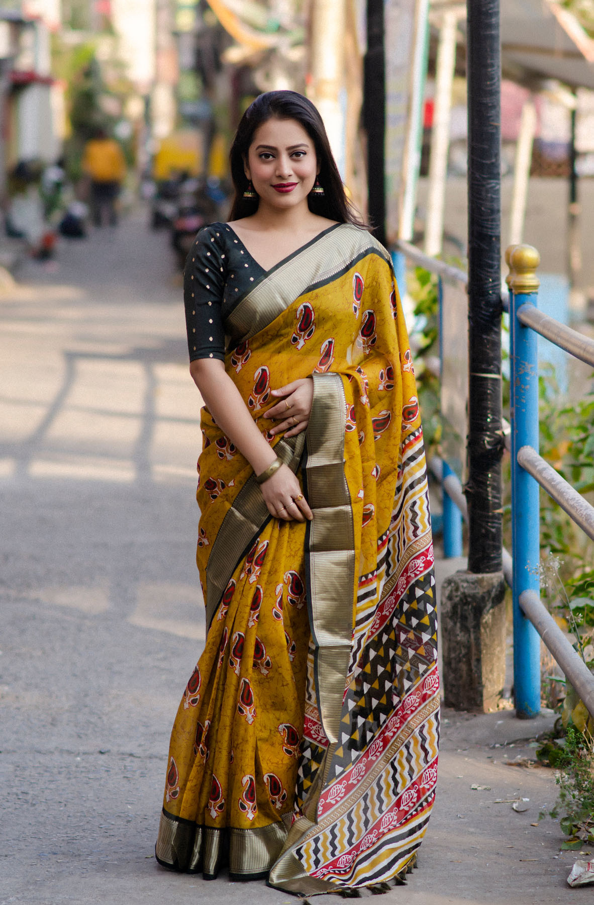 borderless soft silk sarees collections * Pure handloom soft silk sarees  🧩Double warp 🌼throughout the saree bhutta comes with pure… | Instagram
