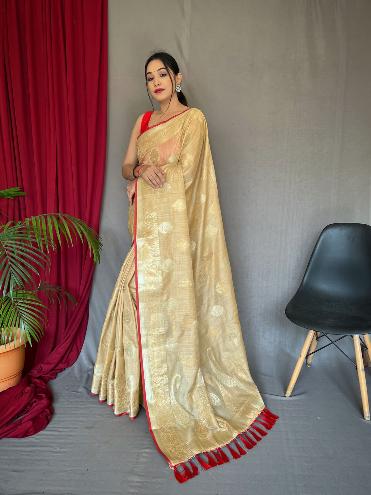 Pure Soft Cotton Saree with Gold Zari Woven & Rich Pallu - Cream